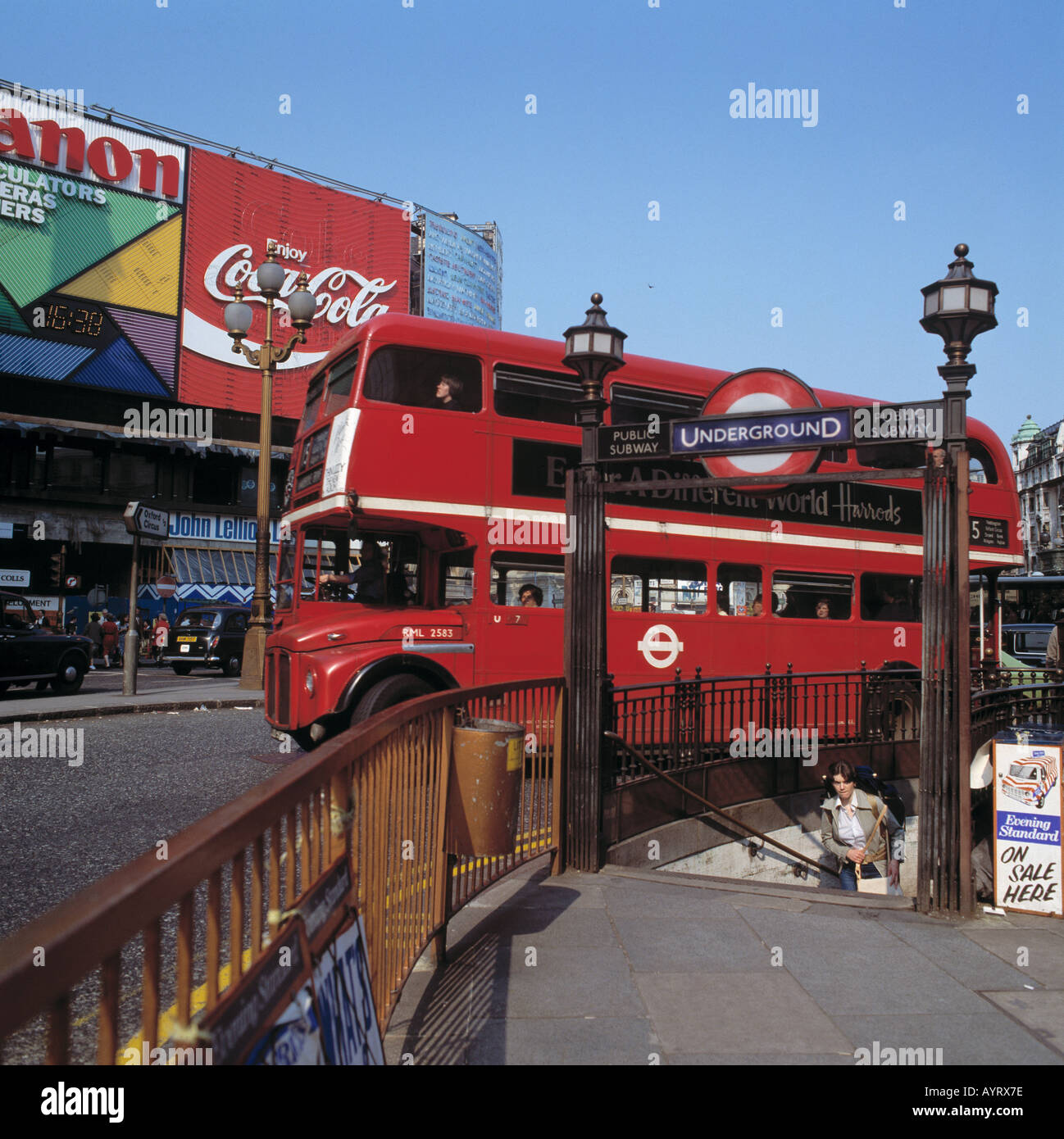 L'Angleterre, GB-LONDON, Piccadilly Circus, bus Banque D'Images