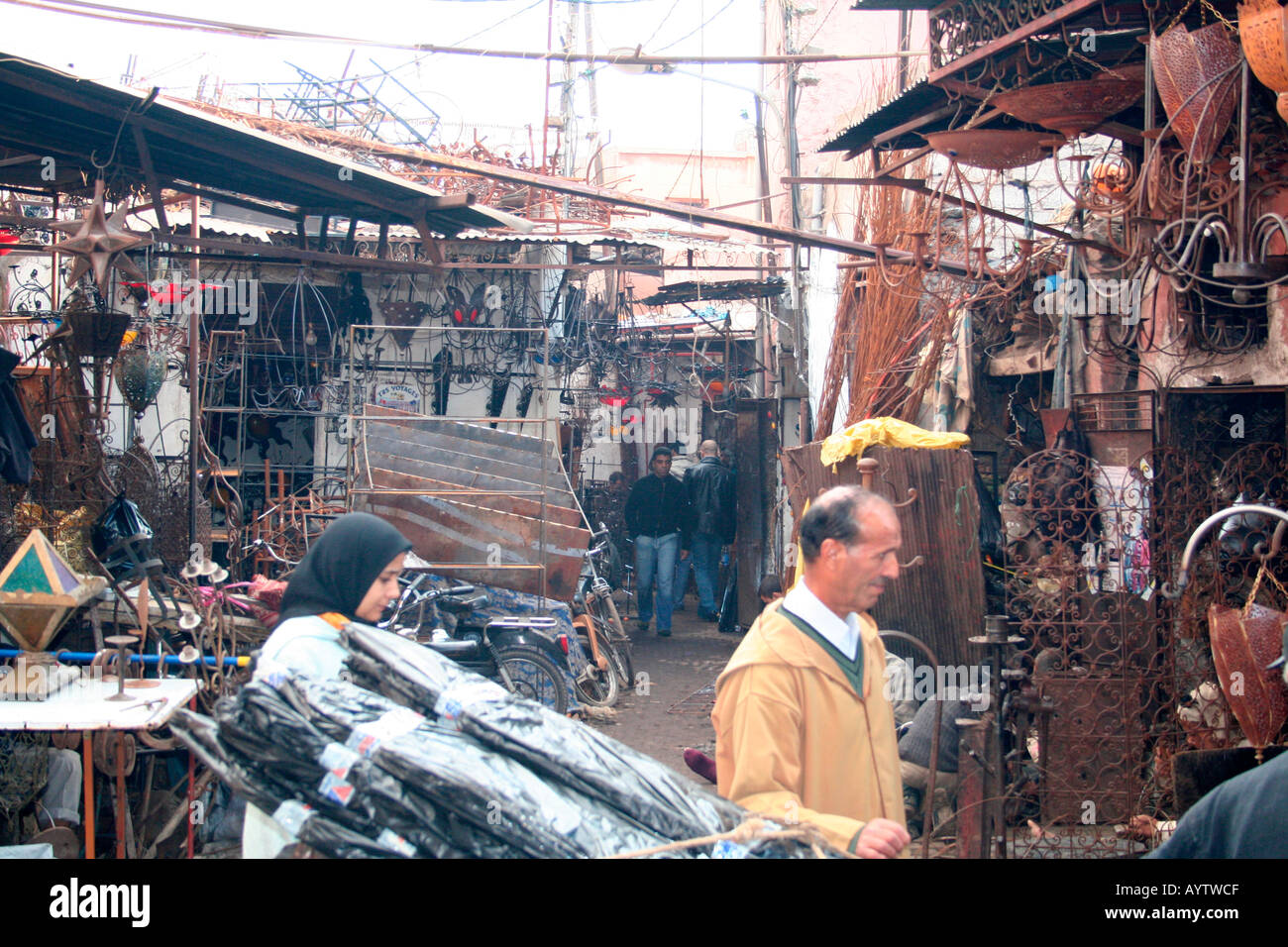 La ruelle de forgerons quart de Souk Haddadin, Marrakech, Maroc, Afrique du Nord-Ouest Banque D'Images