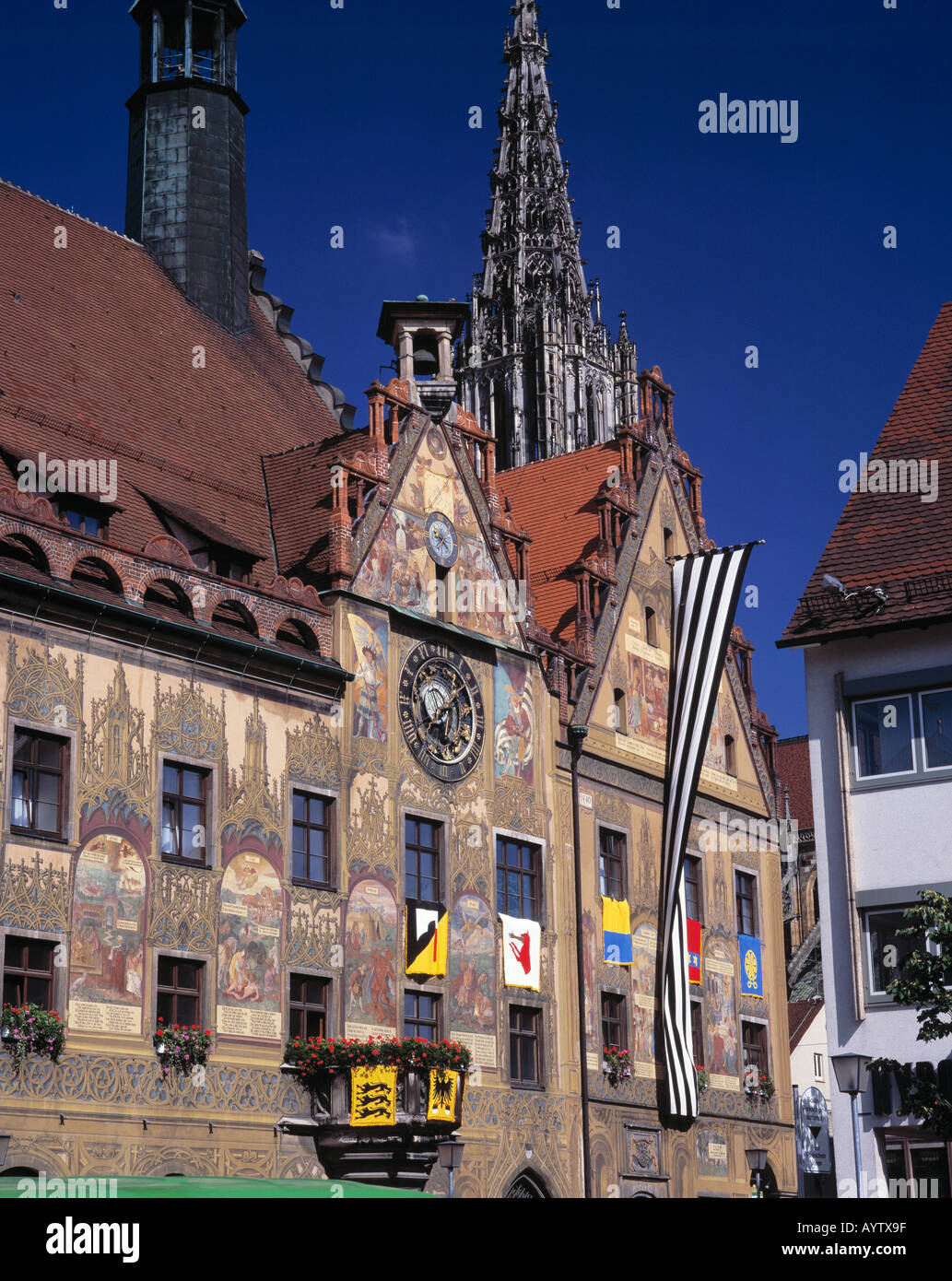 Gotik, Fischbacher stuben Rathaus, Wandmalerei, Fresko, astronomische Uhr, Kirchturm, Turm des Ulmer Münster, Ulm, Donau, Bade-Wurtemberg Banque D'Images