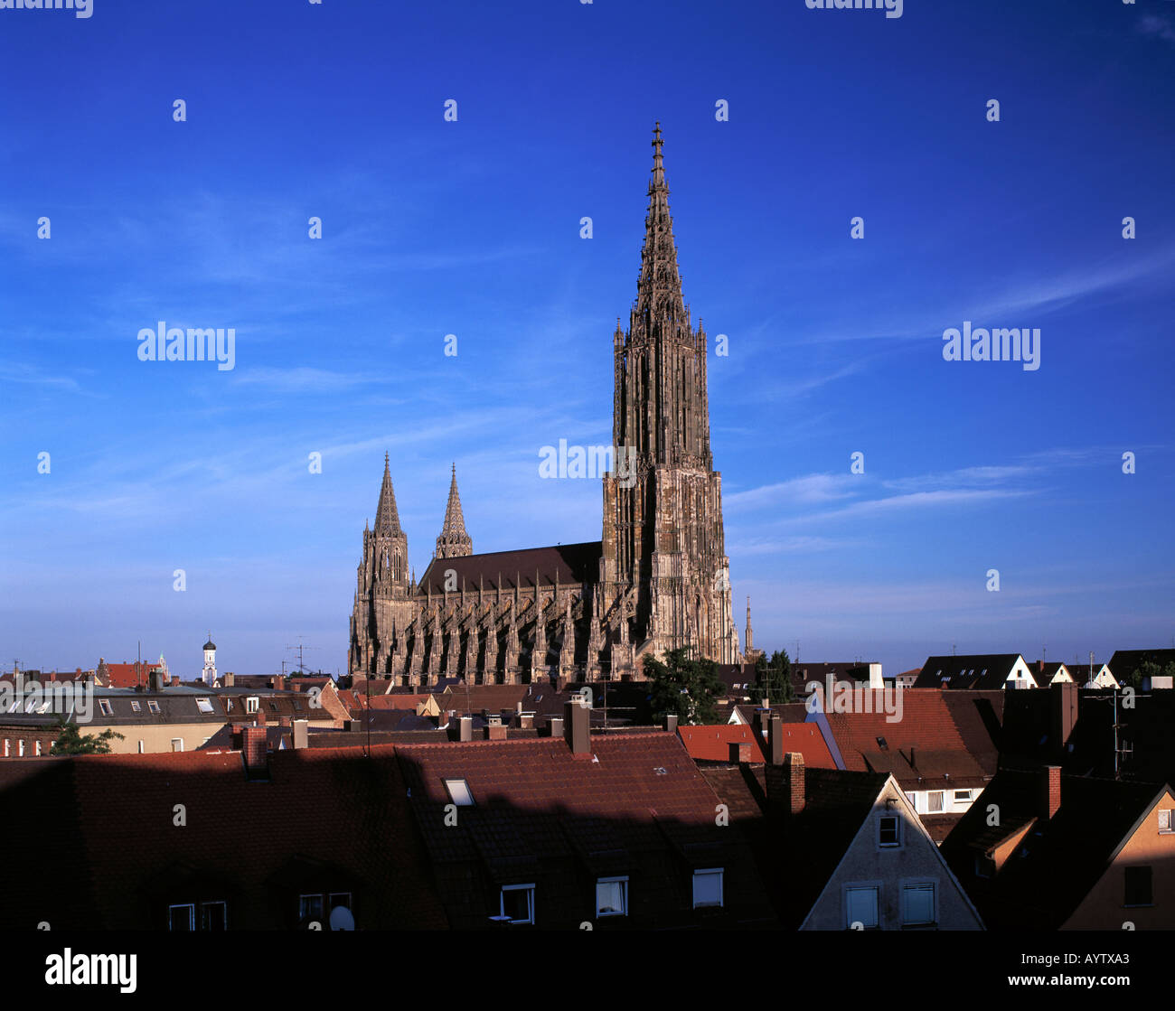 Blick über die Daecher der Stadt zum Ulmer Münster, hoechster Kirchturm der Welt, Ulm, Donau, Bade-Wurtemberg Banque D'Images