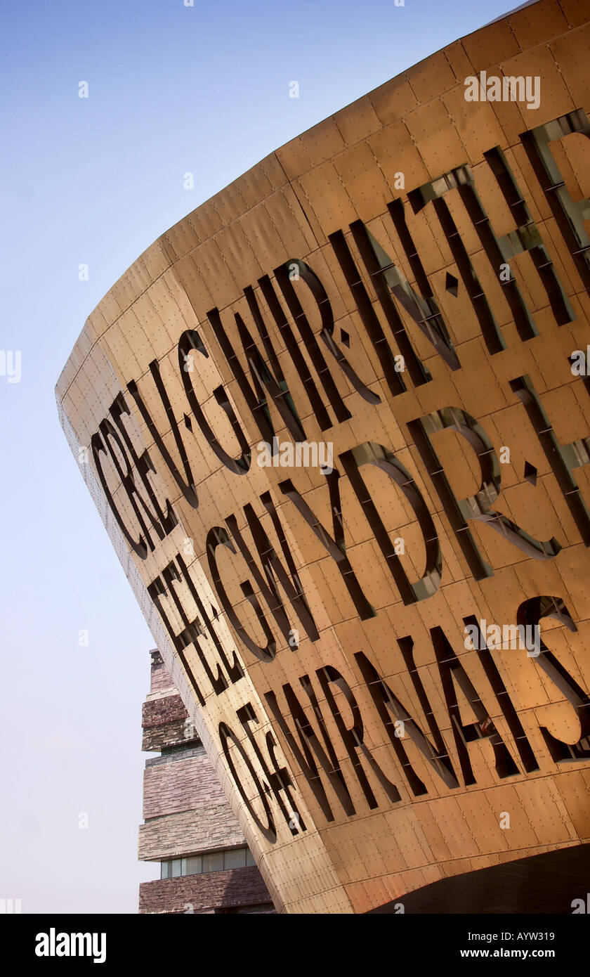 Le Wales Millennium Centre de Cardiff Bay WATERFRONT Banque D'Images
