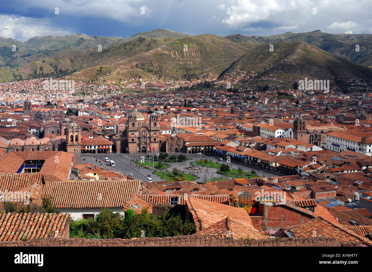 La Plaza de Armas dans le centre historique de la ville andine de Cusco, Pérou Banque D'Images