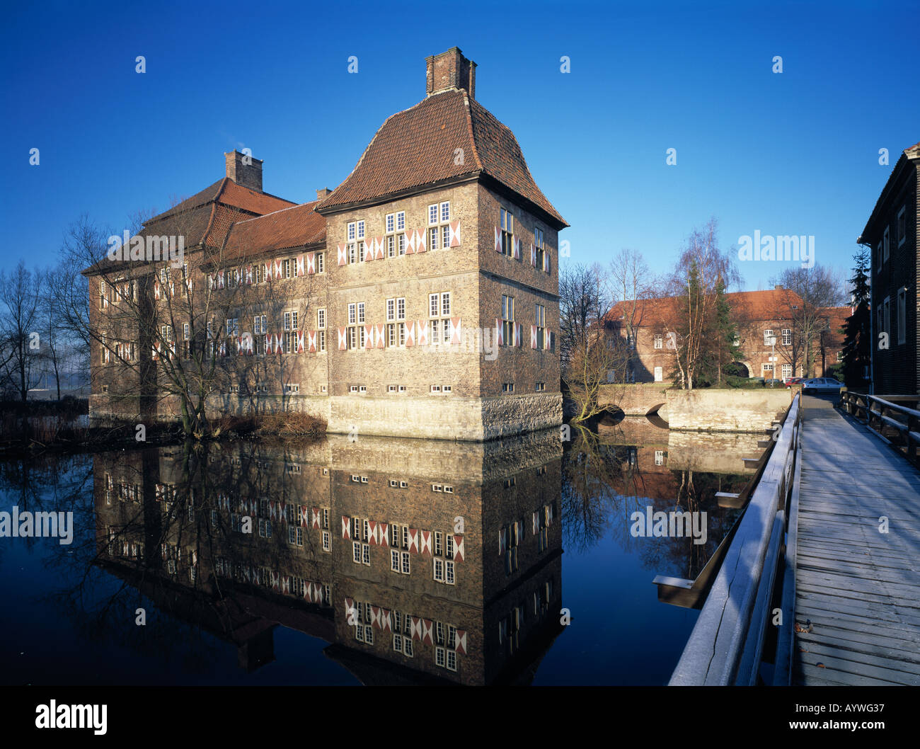 Wasserschloss Oberwerries im Winter, Hamm-Werries, Ruhr, Allemagne Banque D'Images