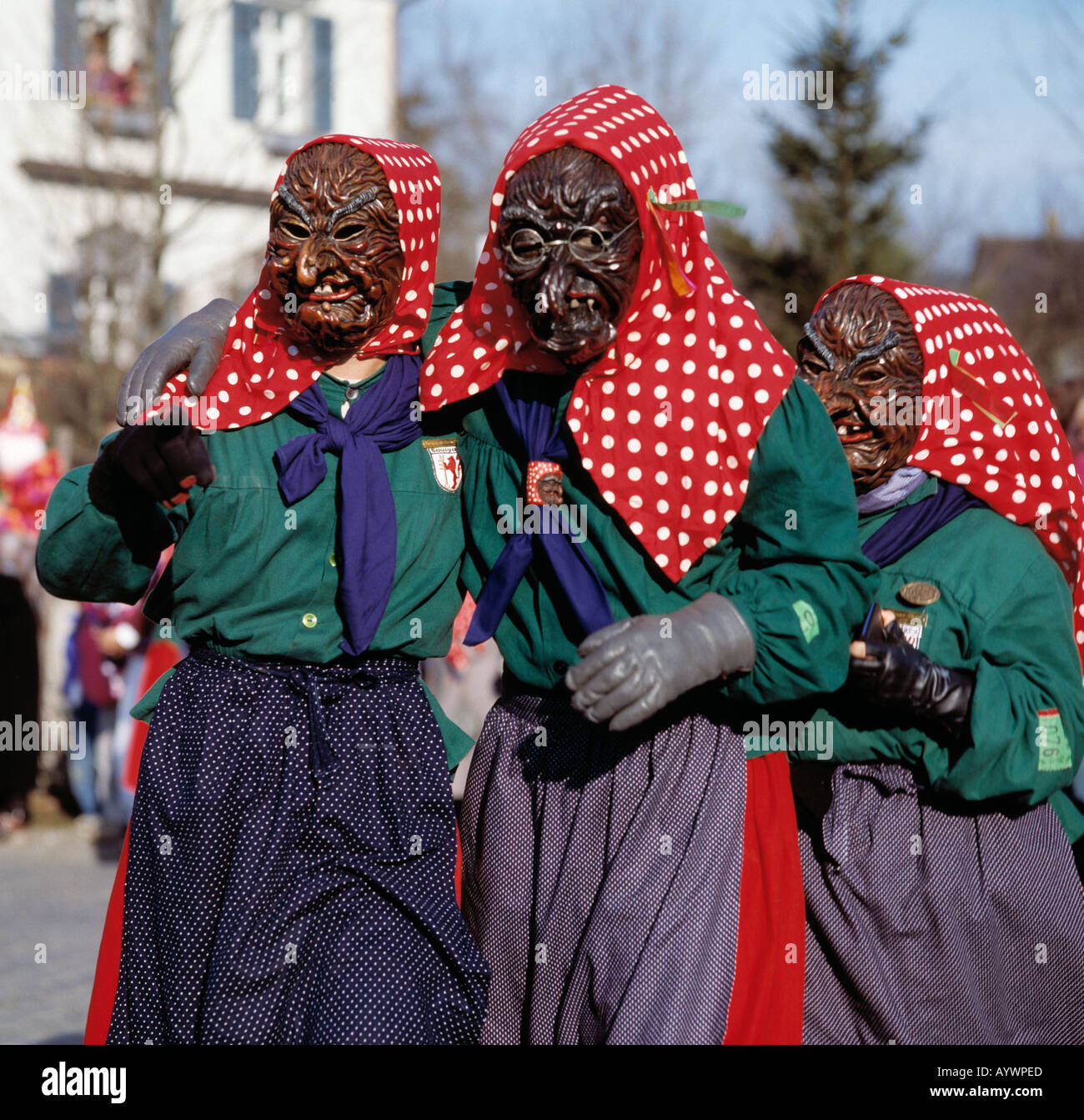Carnaval, masques, D-Wangen, Baden-Wuerttemberg, Allgaeu, carnival procession, défilé étroit, étroit costumes, groupe restreint, sorcières de D-Saulgau, en Haute Souabe, Bade-Wurtemberg Banque D'Images