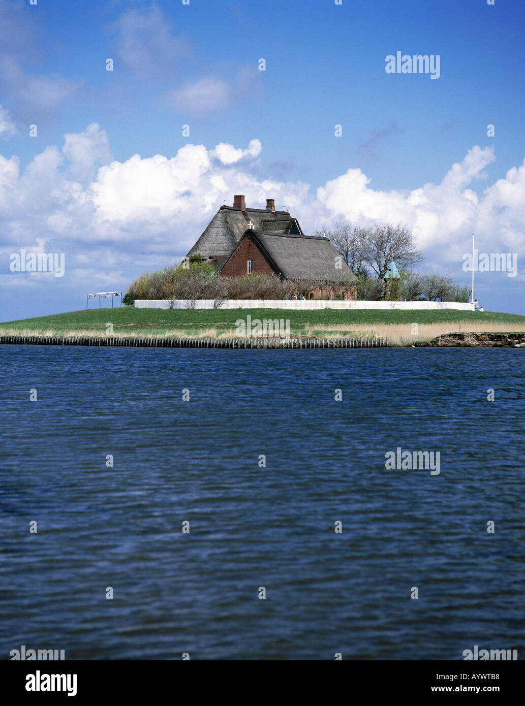 Kirchwarft auf der Hallig Hooge, Insel, Panoramablick, Nationalpark Schleswig-Holsteinisches Wattenmeer, Schleswig-Holstein Banque D'Images