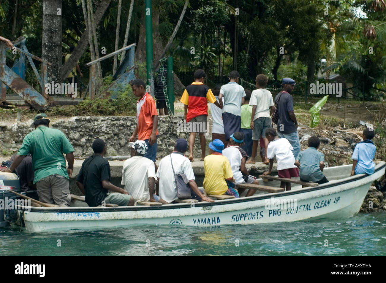 Rush hour water taxi Madang PNG Banque D'Images