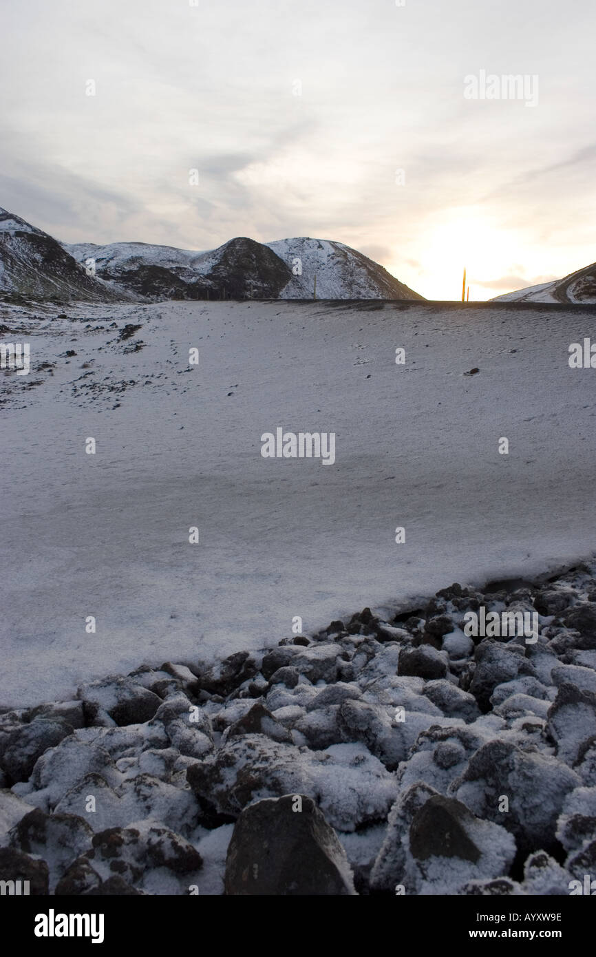 Lavafields couvertes de neige à l'extérieur de Reykjavik, Islande Banque D'Images