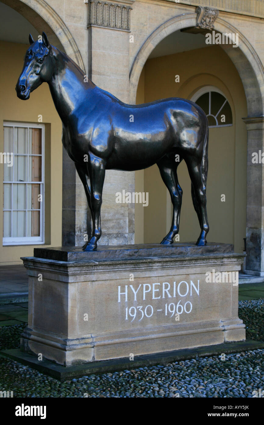 Hyperion (avril 18,1930 - Décembre 9,1960) était un cheval de course pur-sang et la réussite d'un sire - statue à Newmarket en Angleterre Banque D'Images