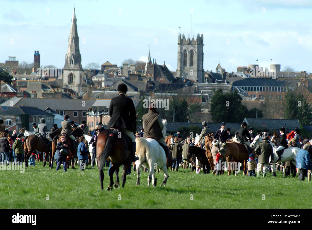 Membres de la South Dorset Hunt répondre à Dorchester sud de l'Angleterre UK Banque D'Images