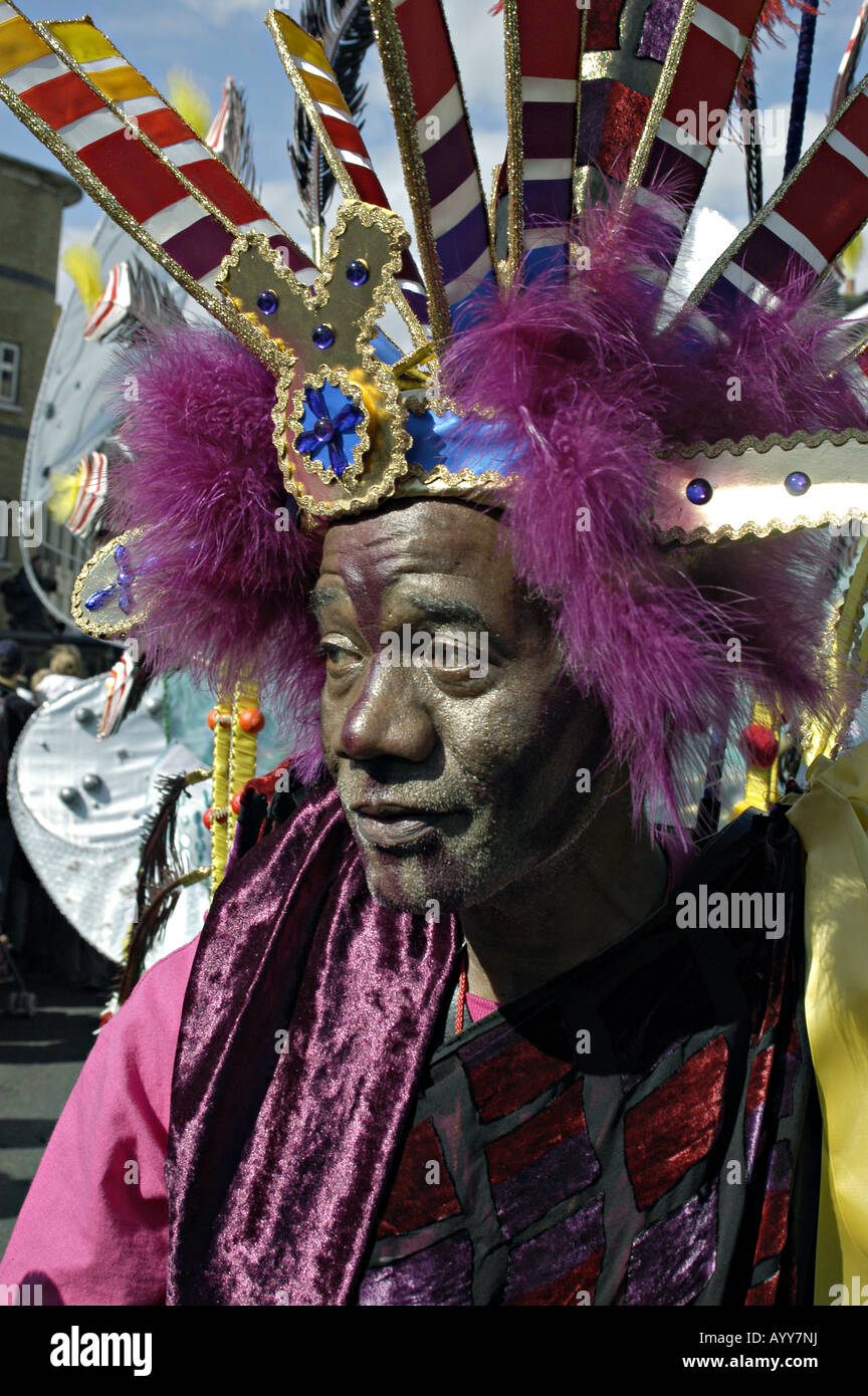 Fêtards UK défilant à Notting Hill Carnival LE PLUS GRAND EN EUROPE Londres Angleterre Photo Julio Etchart Banque D'Images