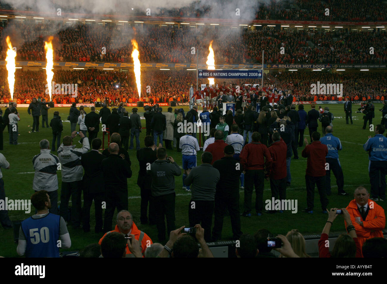 Le rugissement du Dragon, Grand Chelem du Pays de Galles, Millenium Stadium, Cardiff, Pays de Galles, 2008 Banque D'Images