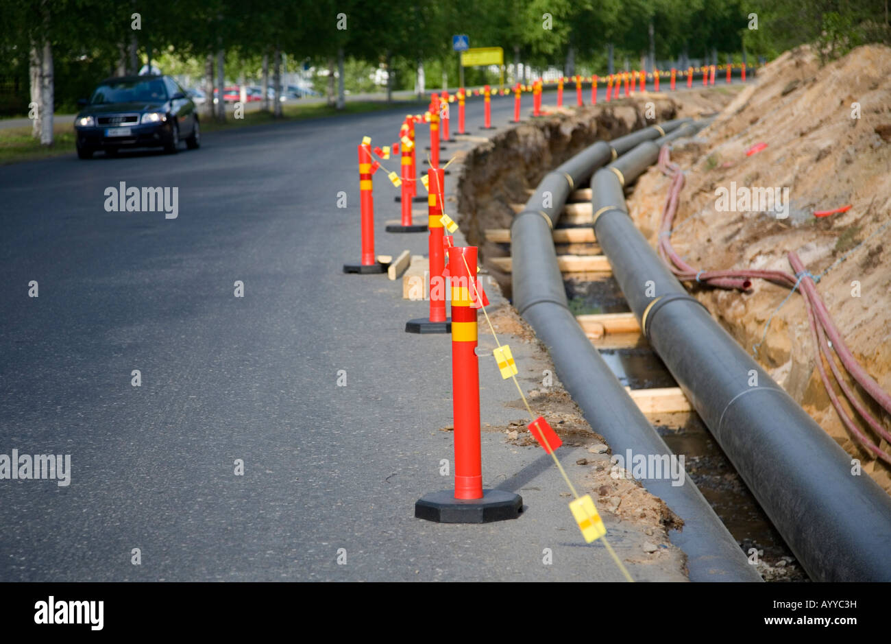 Site de construction de pipelines de chauffage urbain , Finlande Banque D'Images