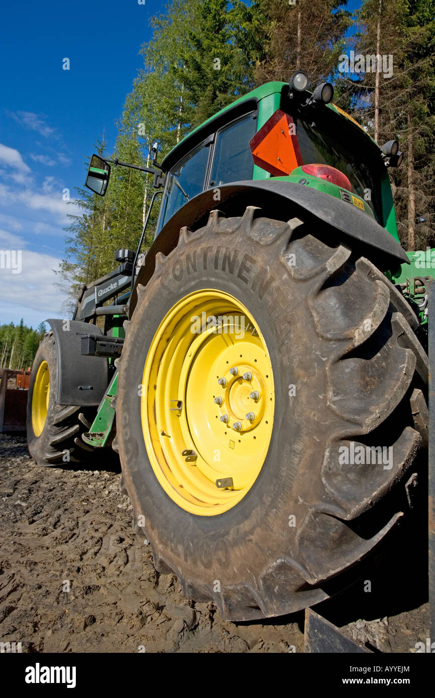 Continental tractor tire Banque de photographies et d'images à haute  résolution - Alamy