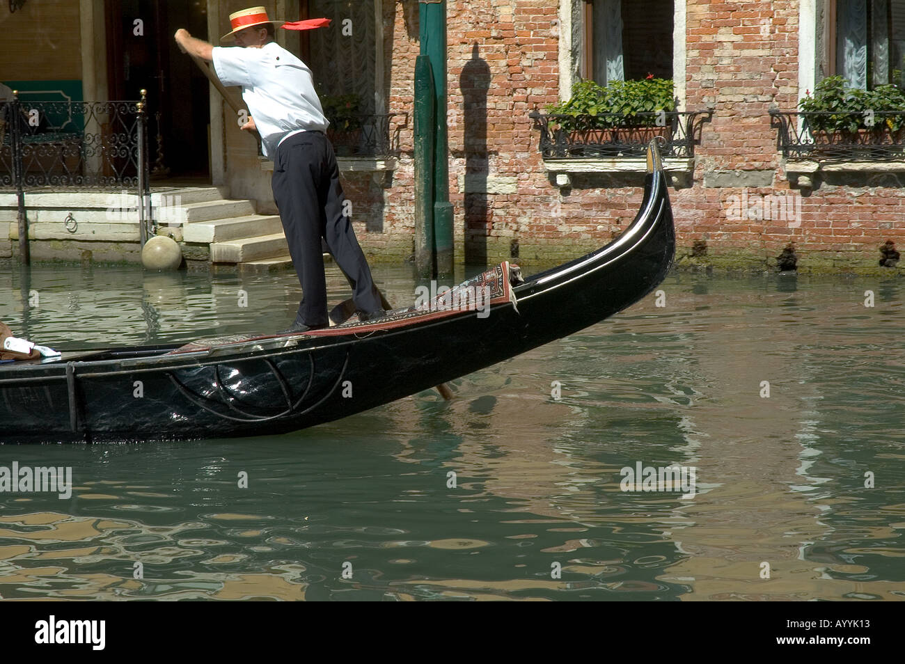 Ion une gondole à Venise le Grand Canal Banque D'Images