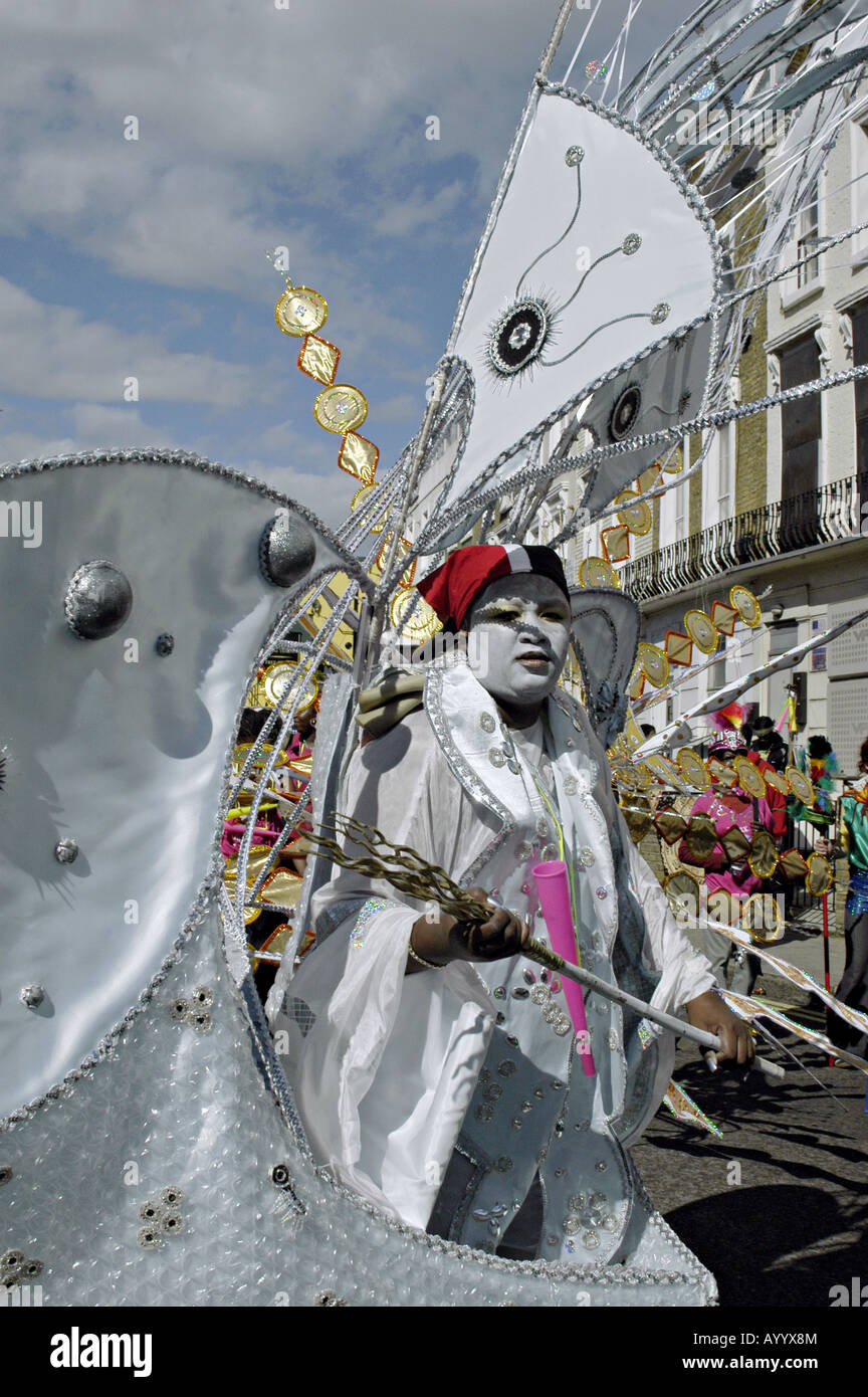 Fêtards UK défilant à Notting Hill Carnival LE PLUS GRAND EN EUROPE Londres Angleterre Photo Julio Etchart Banque D'Images