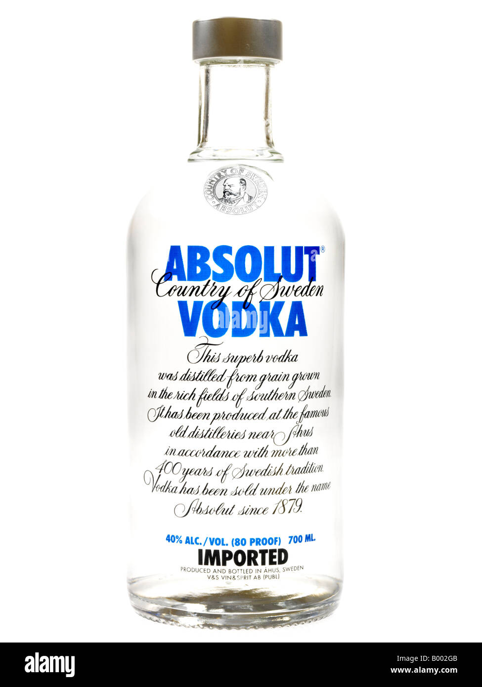 Bouteille de vodka Absolut suédois importé non ouvert prêt à boire de  l'alcool isolé sur un fond blanc avec un chemin de détourage et aucun  Peeople Photo Stock - Alamy