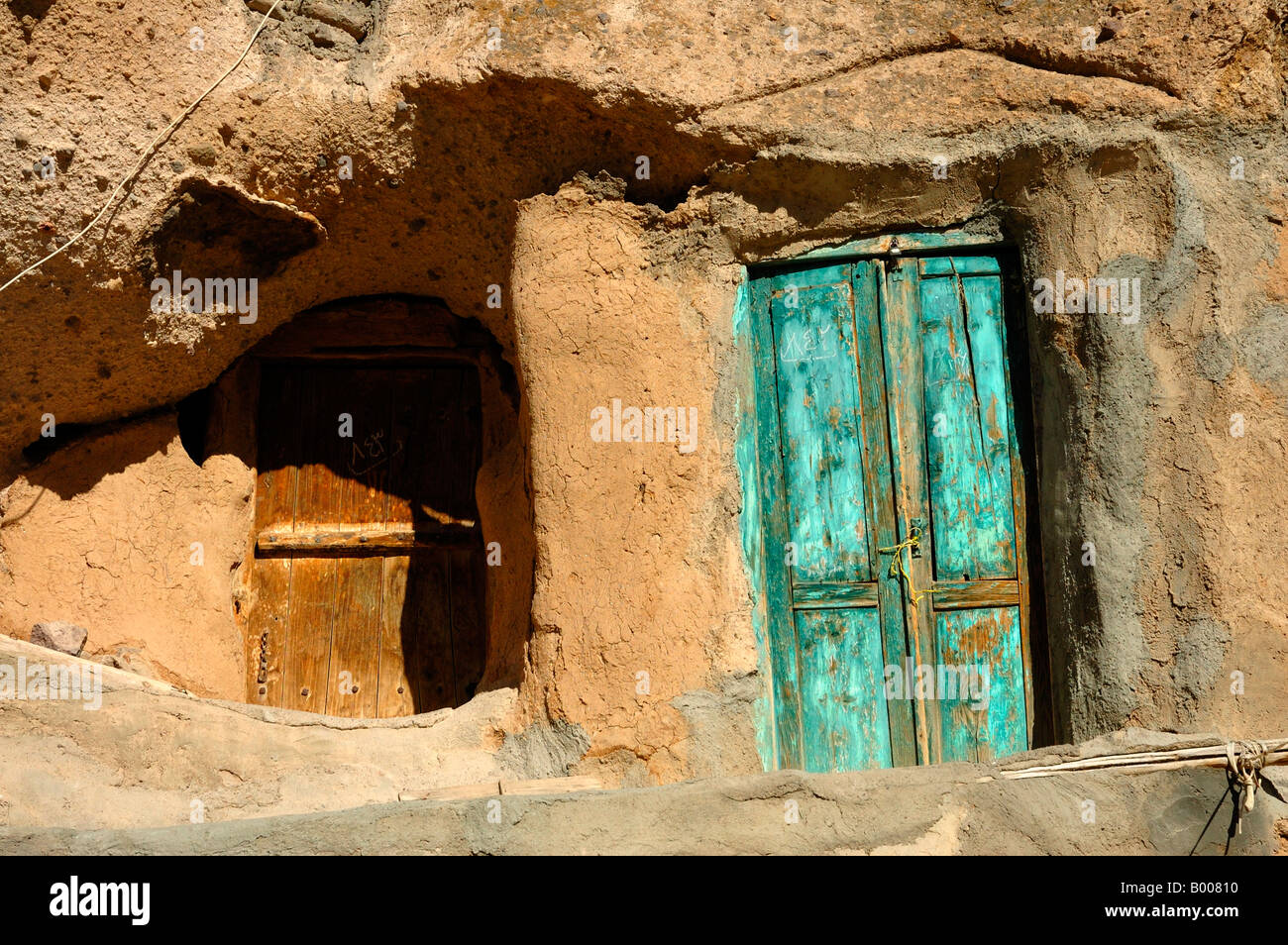 Porte d'une maison dans le village de cheminée Kandovan en Iran. Banque D'Images Porte d'une maison dans le village de cheminée Kandovan en Iran. Banque D'Images