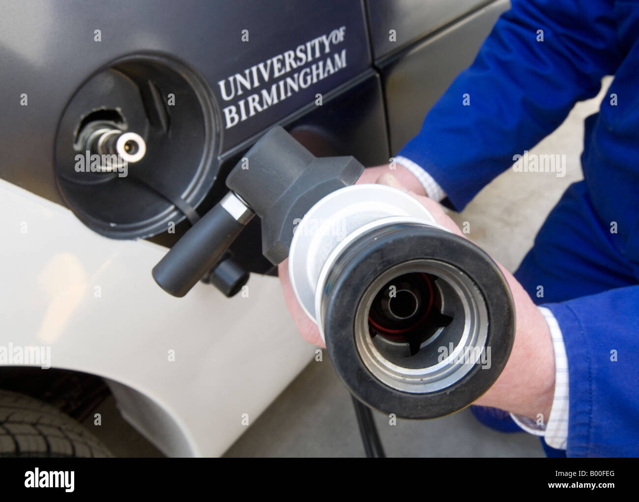 La pompe de distribution de carburant d'hydrogène à l'Université de Birmingham, Angleterre, RU. Banque D'Images