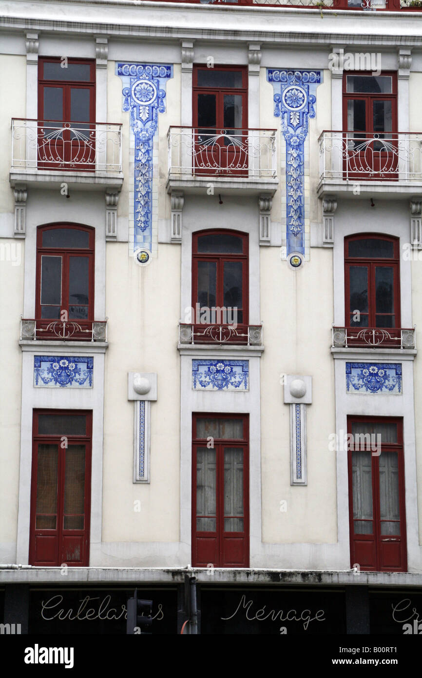Sol carrelé bleu façade de maison à Porto, Portugal Banque D'Images