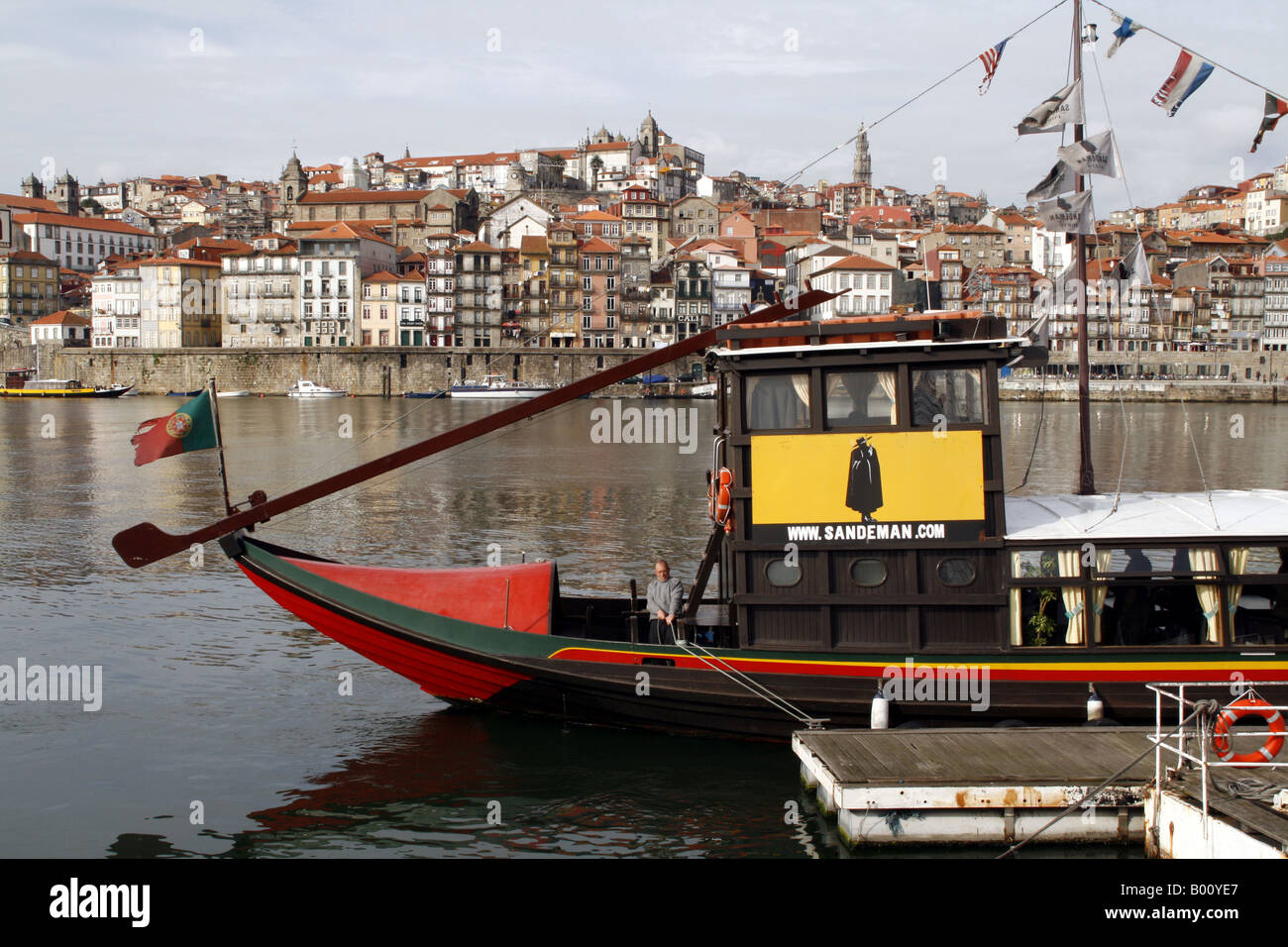 Bateau sur le fleuve Sandeman Douro, Porto, Portugal Banque D'Images