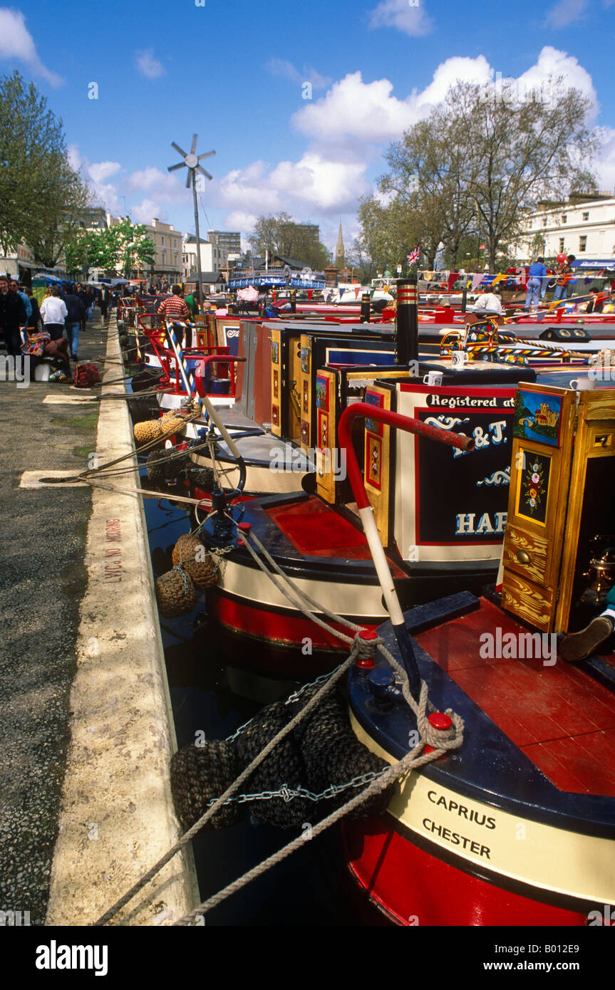 L'Angleterre, Londres. Barge Canal Festival à petite Venise, au nord de Londres. Banque D'Images