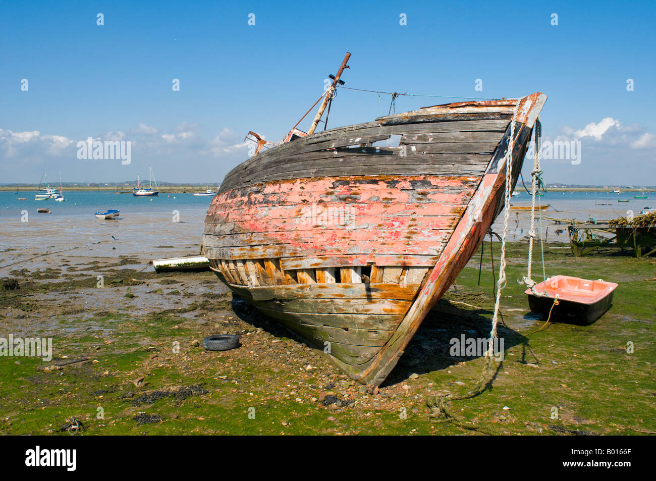 La location de bateau à l'abandon, West Mersea, Essex. Banque D'Images