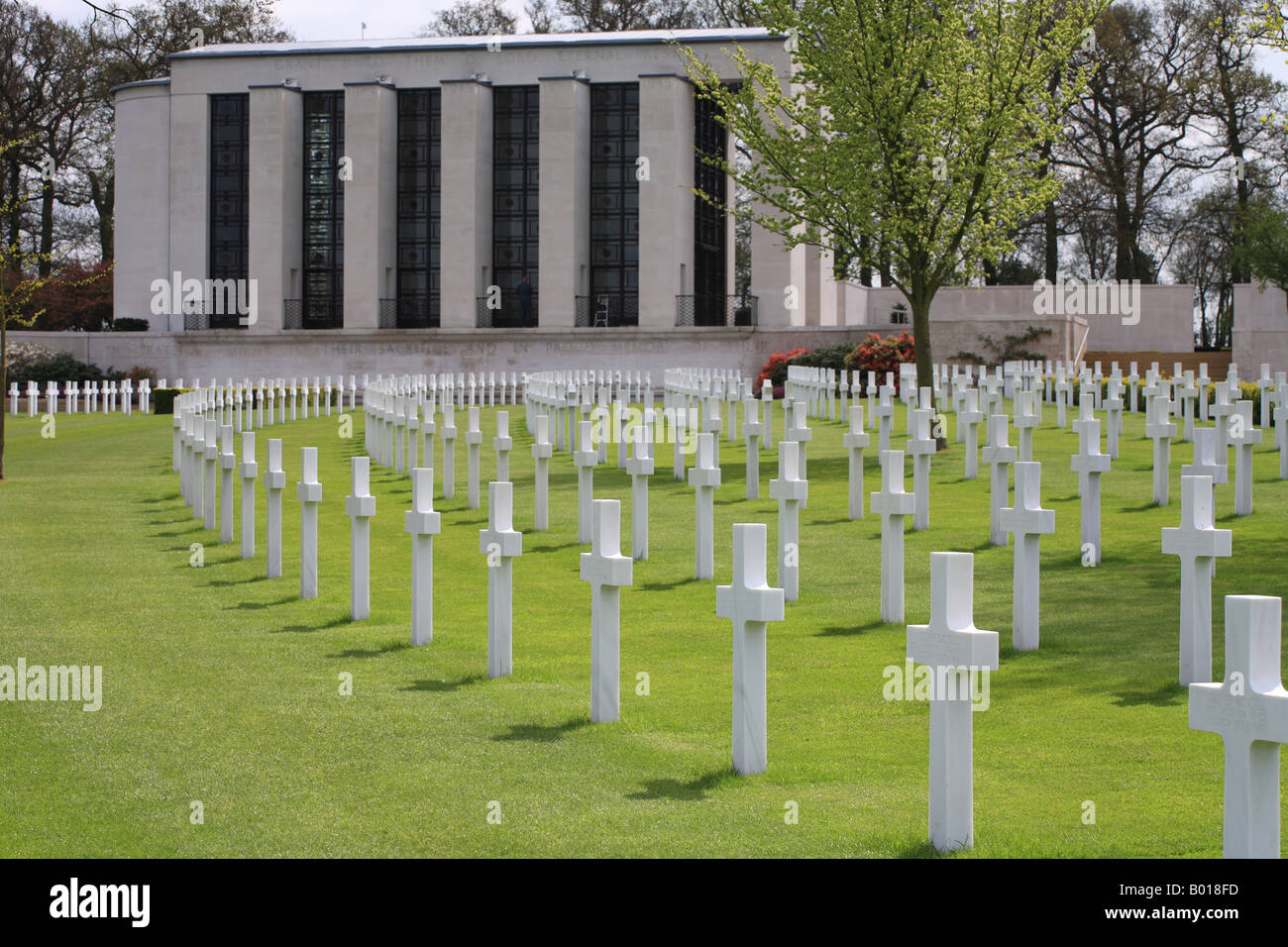 Cimetière Américain adingley «' cambridge rangées de tombes et de croix Banque D'Images