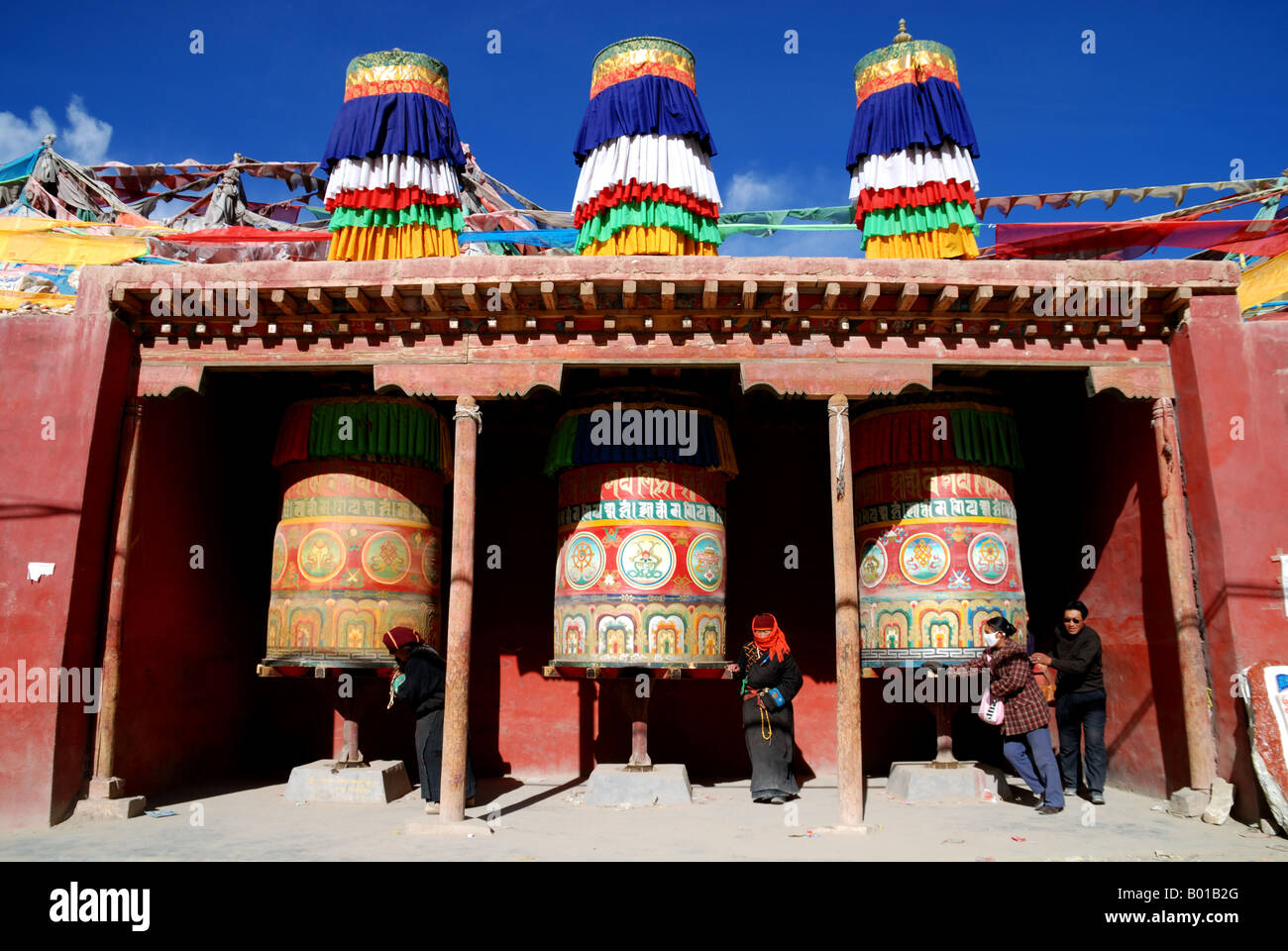 Promenade autour d'un temple bouddhiste en Chine Banque D'Images