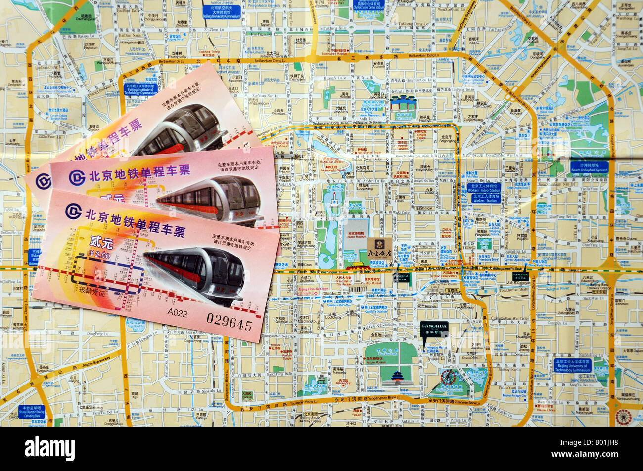 Plan des rues de centre de Pékin Chine 2008 avec les tickets de métro Banque D'Images