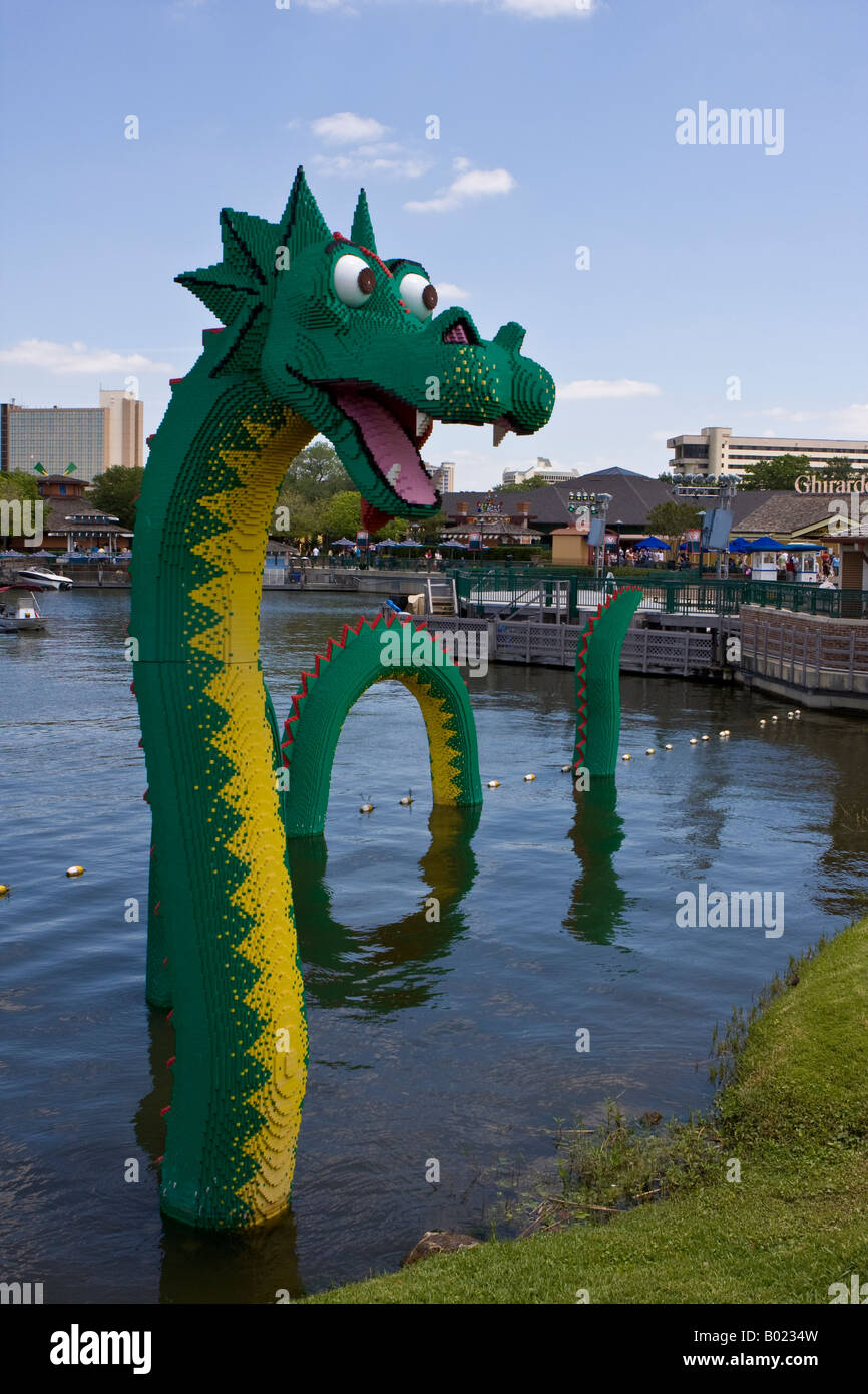 Serpent de mer De LEGO à Downtown Disney Marketplace Lagoon à Orlando la Floride Etats-Unis Banque D'Images