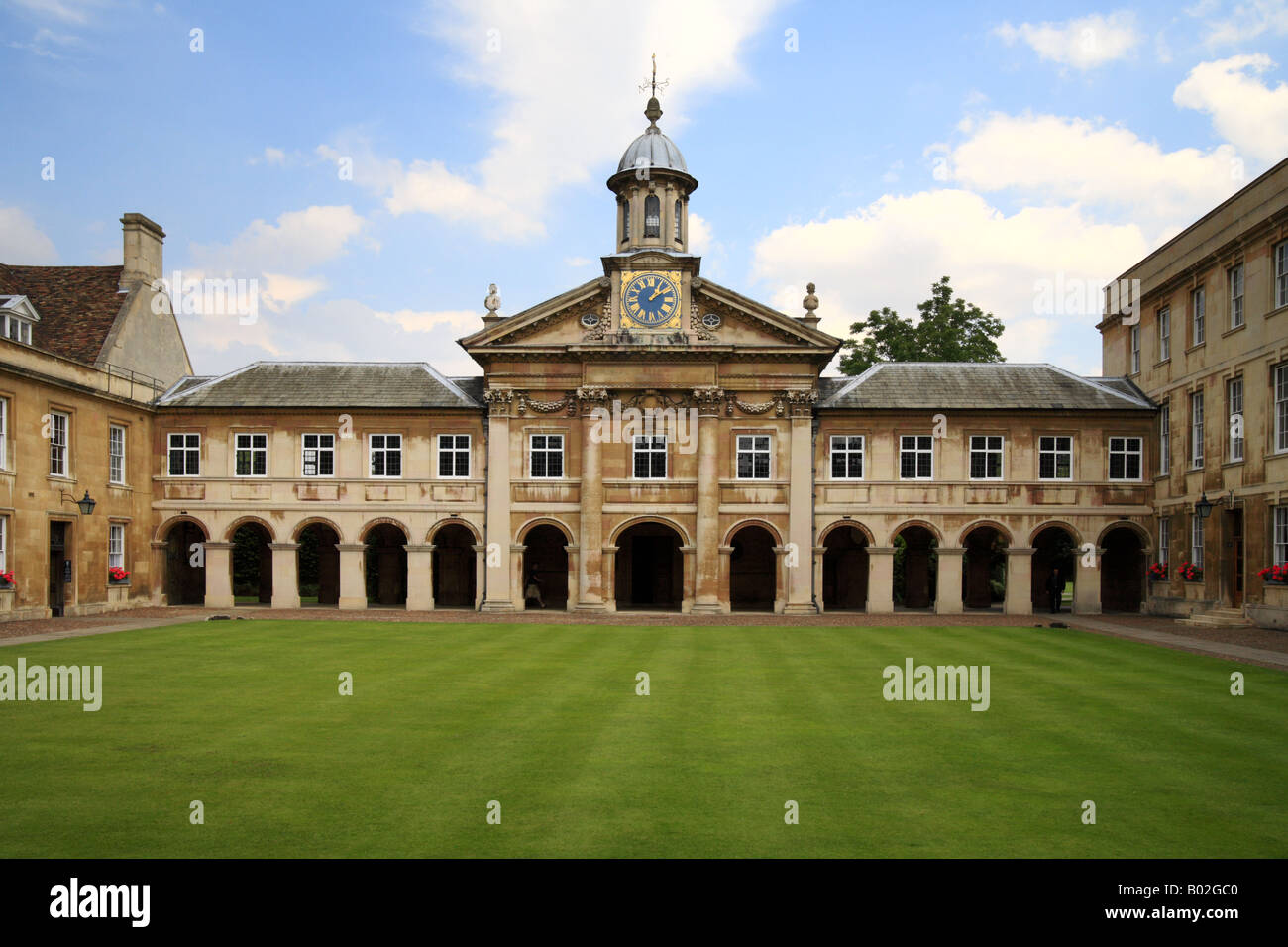 'L'Emmanuel College' l'université de Cambridge courtyard dépouillé pelouse et bâtiments universitaires. Banque D'Images 'L'Emmanuel College' l'université de Cambridge courtyard dépouillé pelouse et bâtiments universitaires. Banque D'Images