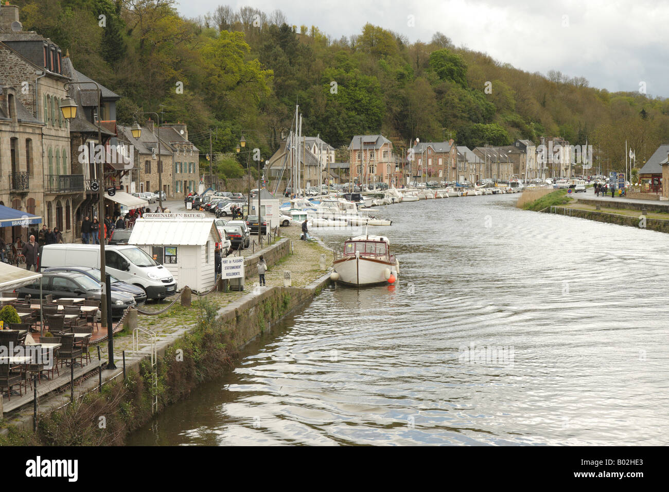 L'ancien port de Jerzual, dans la vieille ville près de Dinan fortifié et entouré par les remparts plus longue dans la région. Banque D'Images