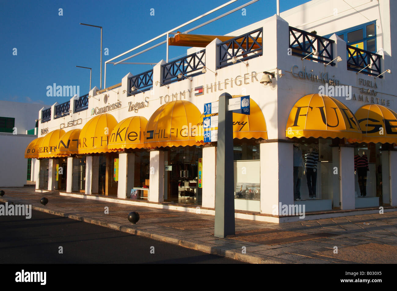 Lanzarote : Marque Créateur Boutique dans Rubicon Marina près de Playa Blanca. Banque D'Images
