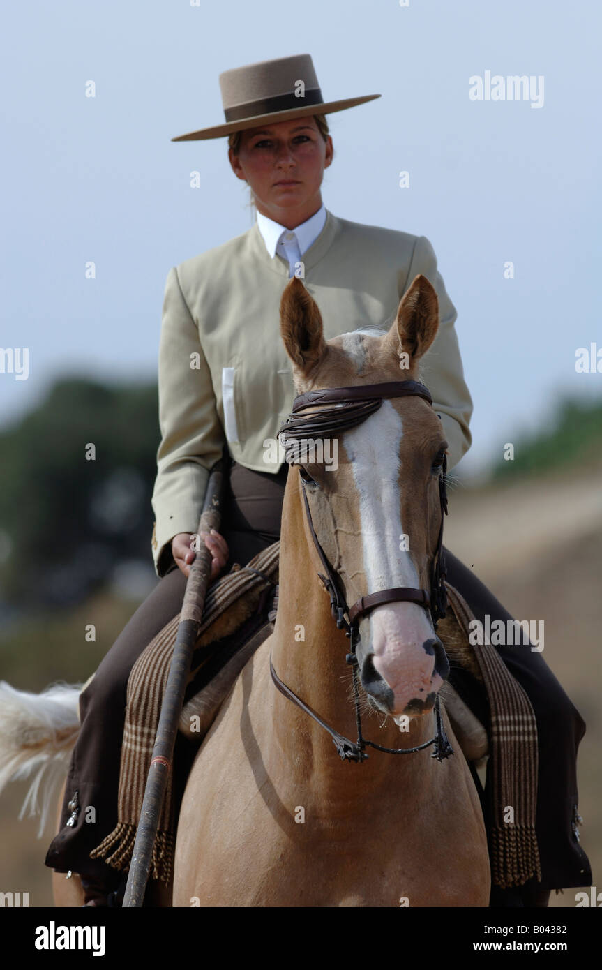 Spanische Reiterin Cavalier femme cheval Espagne Garrocha Banque D'Images
