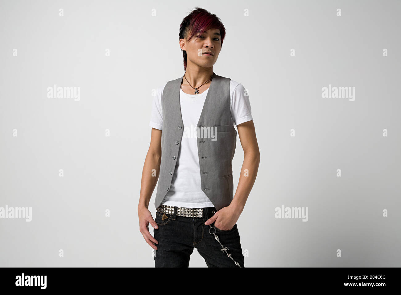 Jeune homme japonais élégant Banque D'Images