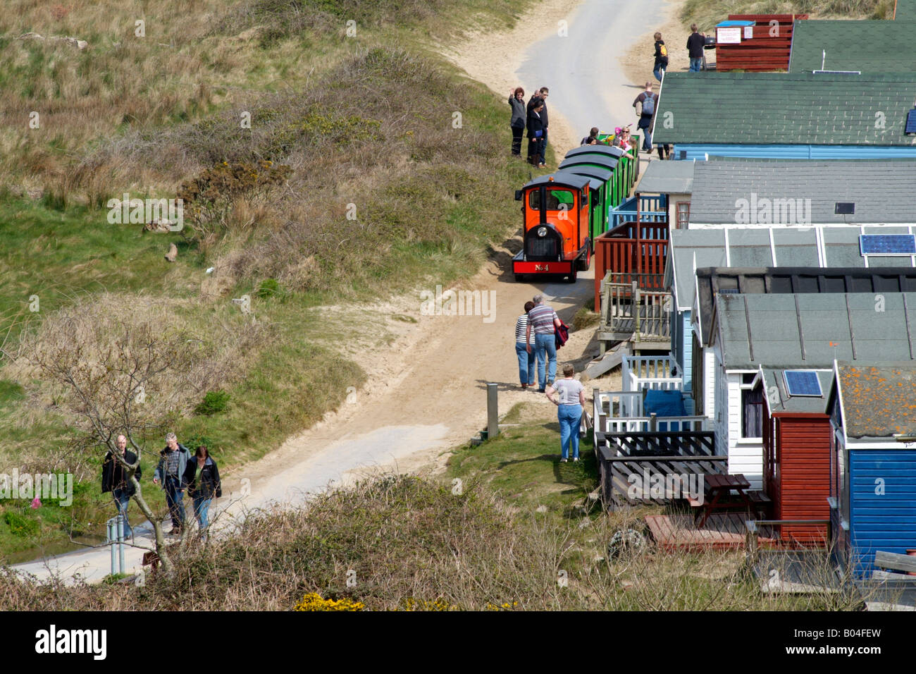 Maisons de Plage en bois Banc de Mudeford Dorset England UK Land Service de Train Banque D'Images