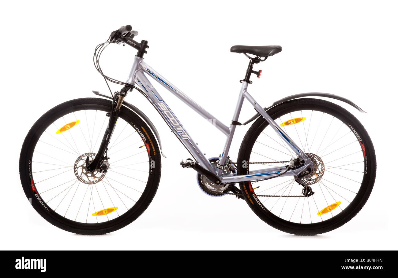 Vue latérale d'un vélo de montagne hybride couleur argent pour femmes sur fond blanc. Banque D'Images