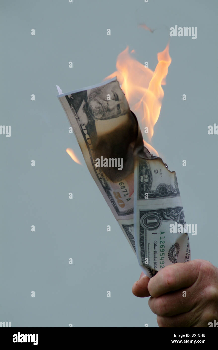 Burning US Dollar Bills Banque D'Images
