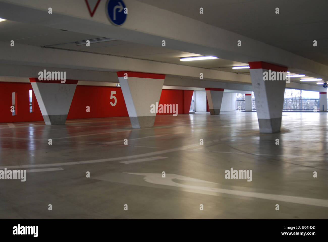 Niveau parking Rhein Center Weil am Rhein Allemagne Europe Banque D'Images