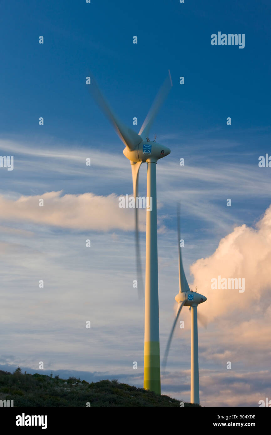 Les éoliennes près de la ville de Casares, Costa del Sol, Andalousie, province de Malaga (Andalousie), l'Espagne, l'Europe. Banque D'Images