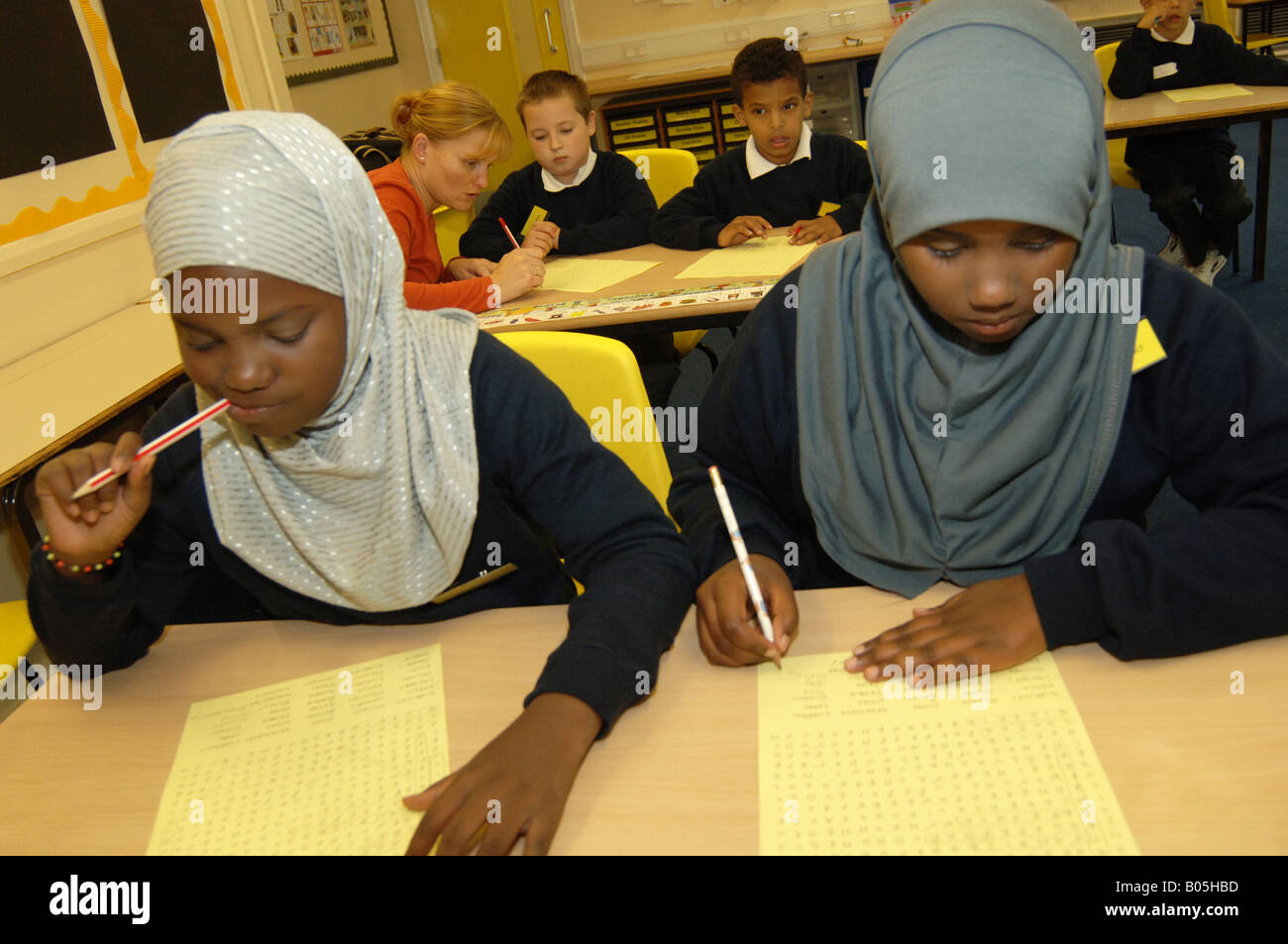 Point de départ pour les enfants de familles de réfugiés et de migrants à s'intégrer dans l'enseignement ordinaire, Bolton UK Banque D'Images