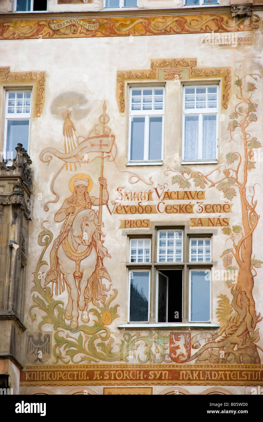 L'art sur les murs du bâtiment Mucha Prague République Tchèque Banque D'Images