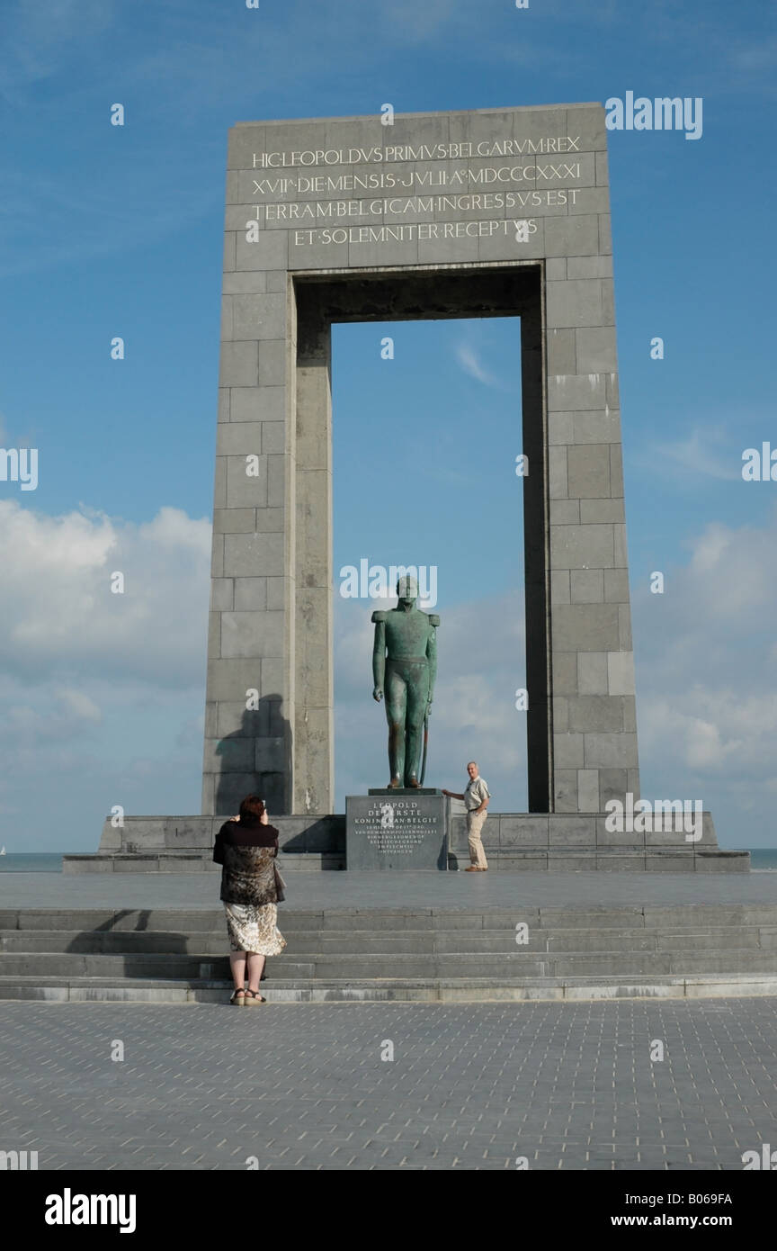 Monument pour le Roi Léopold I à De Panne Belgique Europe Banque D'Images