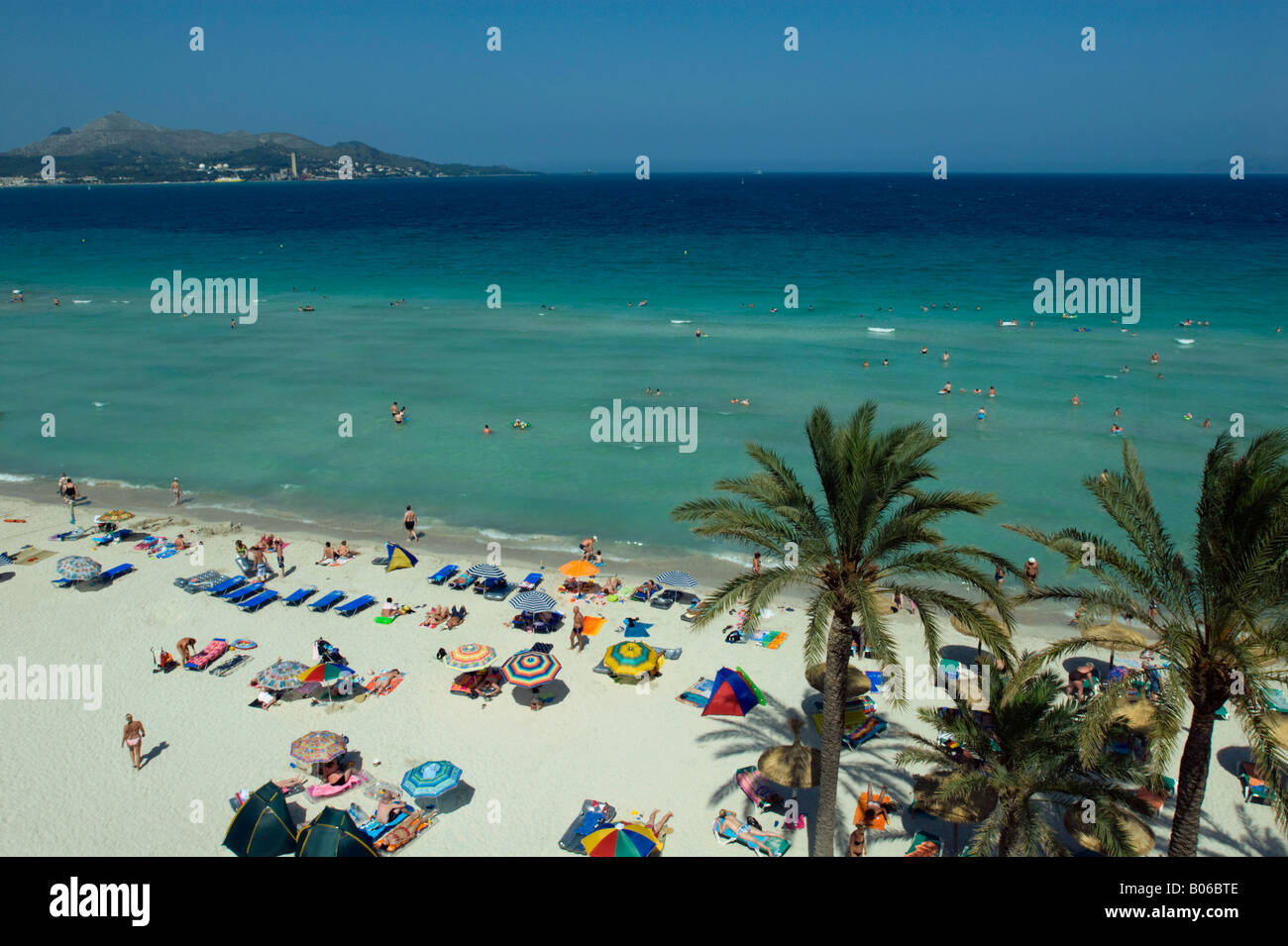 Aperçu de la plage d'Alcudia regardant la mer,Alcudia.Mallorca Banque D'Images