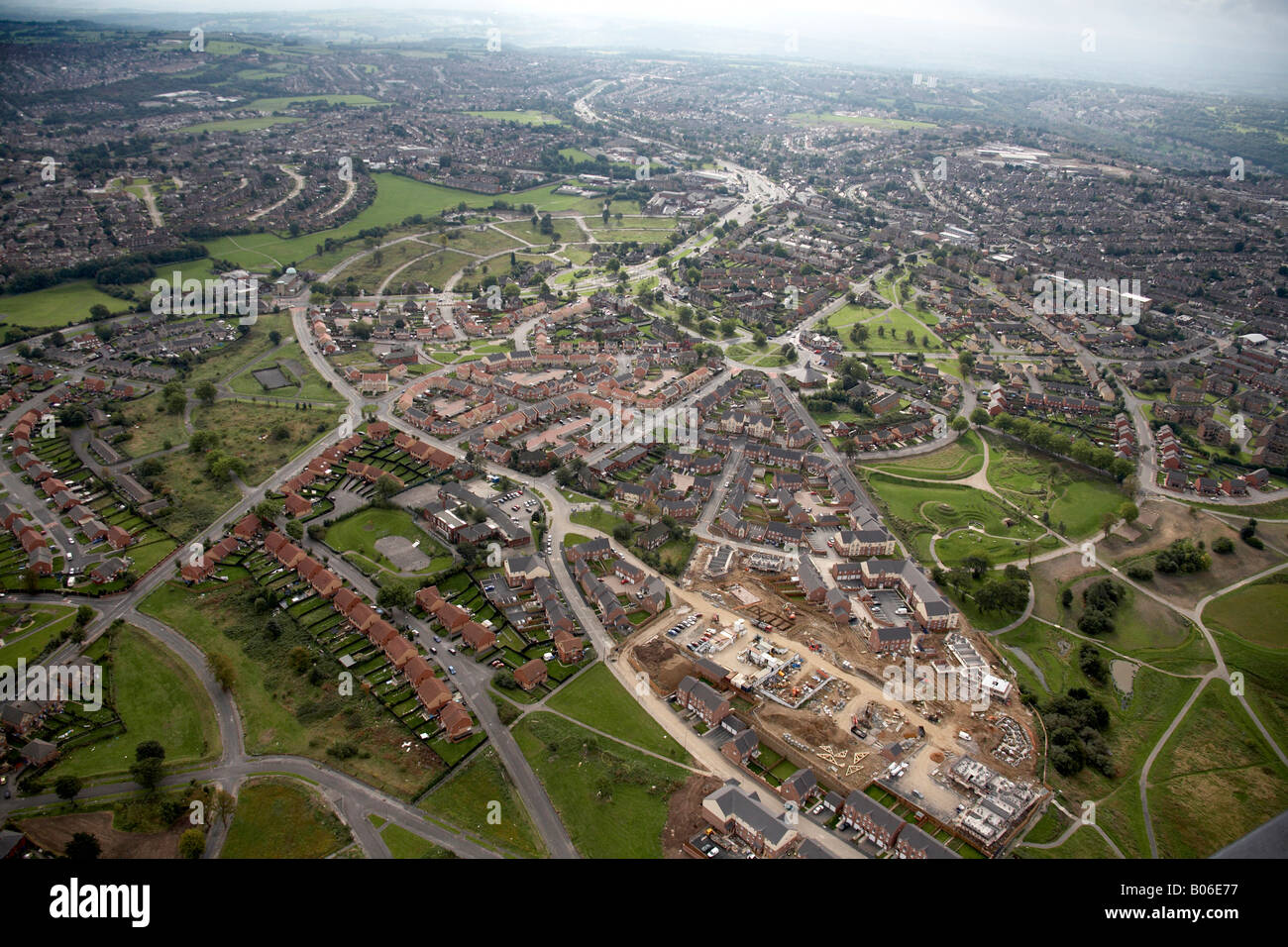 Vue aérienne de la banlieue sud-ouest de l'immobilier et de la construction Chemin Queen Mary Prince of Wales Road A6102 Sheffield S9 Y Sud Banque D'Images