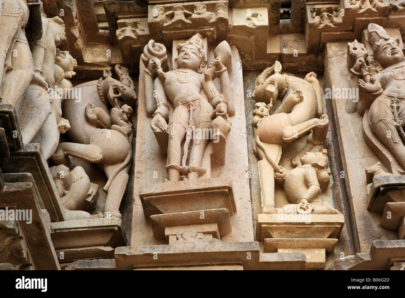 Sculpture de Kandariya Mahadev temple hindou, groupe occidental, UNESCO World Heritage site, Khadjuraho, l'état de Madhya Pradesh, Inde Banque D'Images