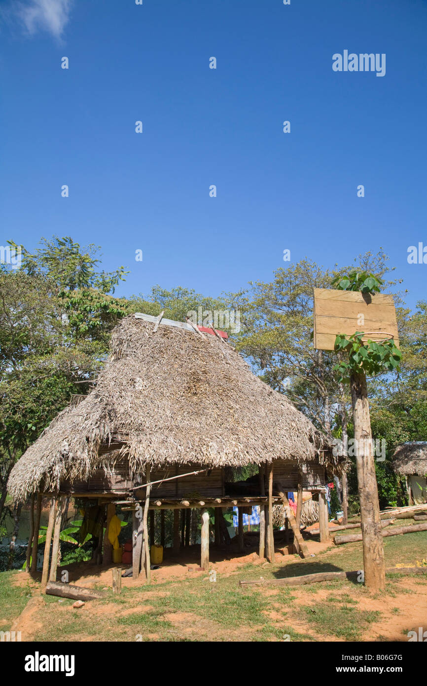 Panama, rivière Chagres, Village, hutte de chaume Banque D'Images