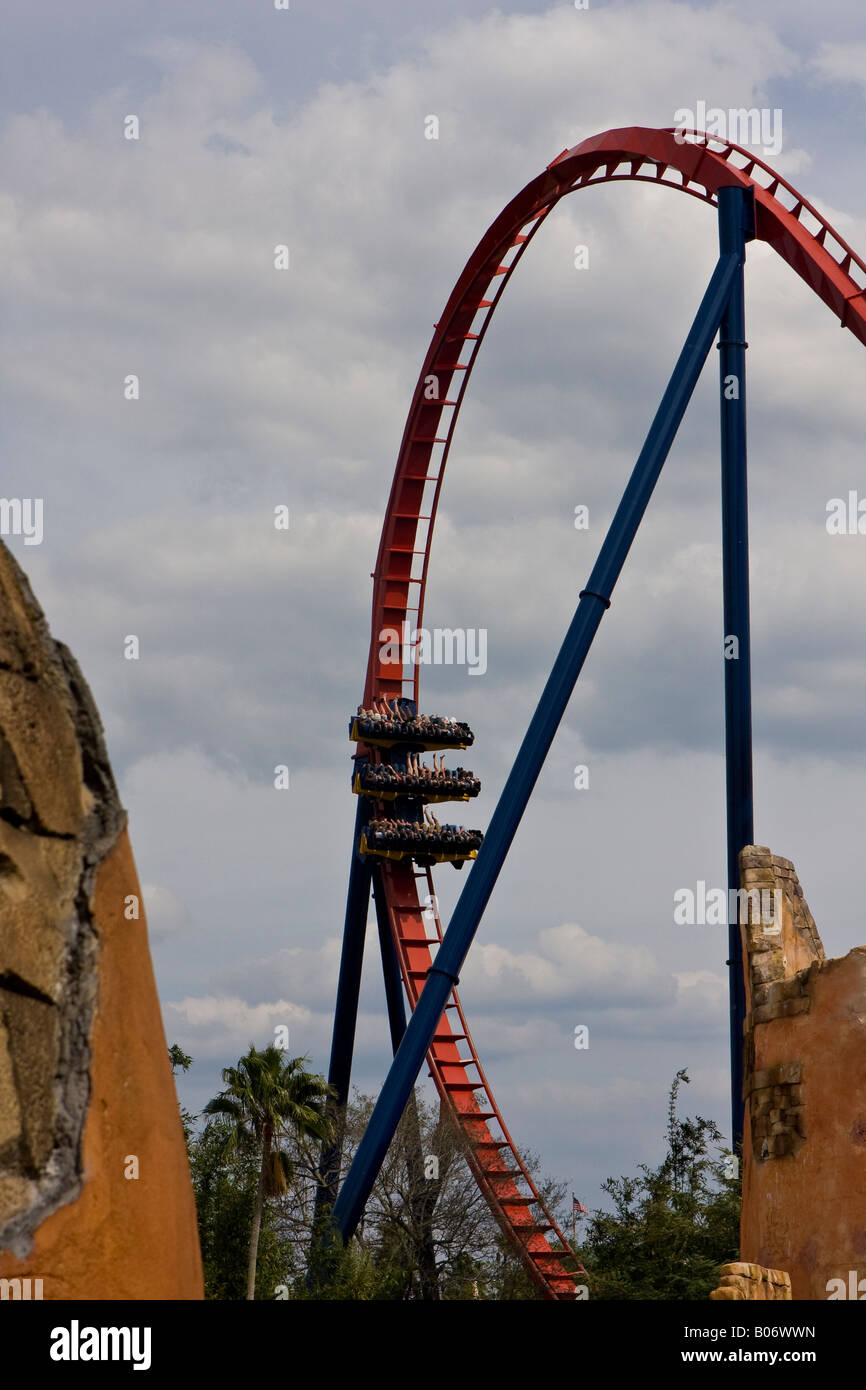 Sheikra Roller Coaster Sensations fortes à Busch Gardens à Tampa Florida Fl USA U S nord-américain Banque D'Images