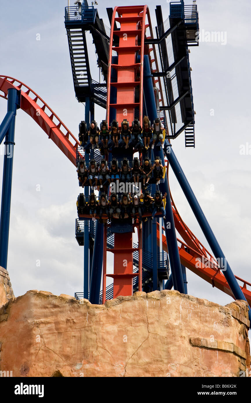 Sheikra Roller Coaster Sensations fortes à Busch Gardens à Tampa Florida Fl USA U S nord-américain Banque D'Images