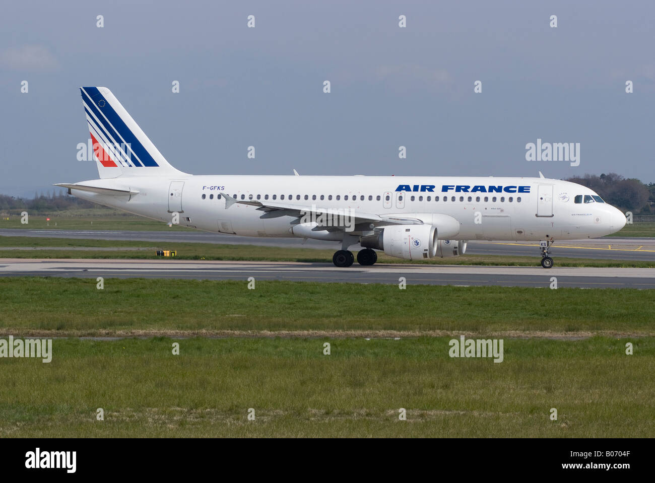 Air France Airbus A320 [A320-211] roulement au décollage à l'aéroport Ringway Manchester Angleterre Royaume-Uni Banque D'Images